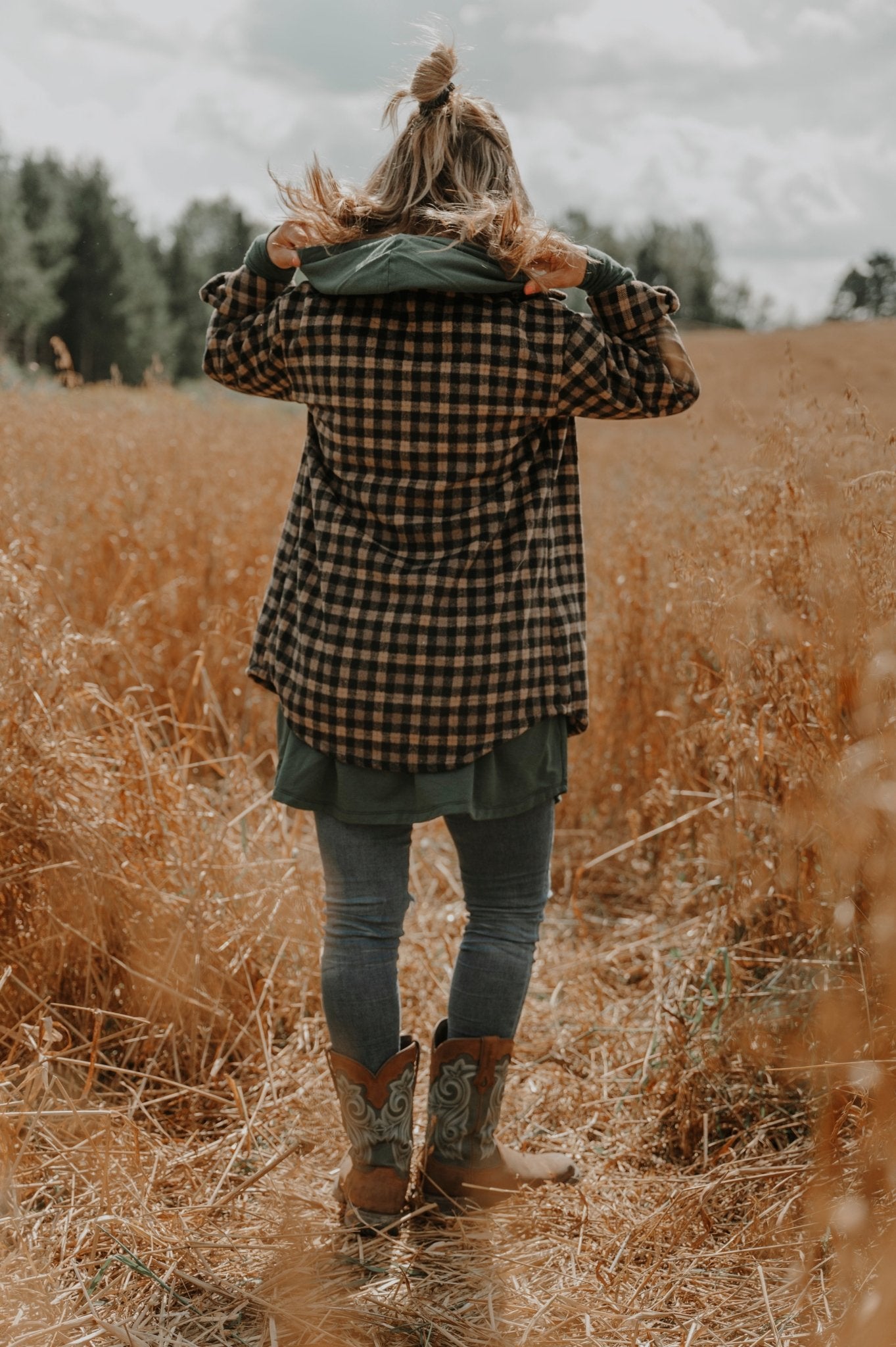 Hoodie dress vert forêt en bambou avec poche kangourou, évasée pour femme - MomMe et Cie Inc.