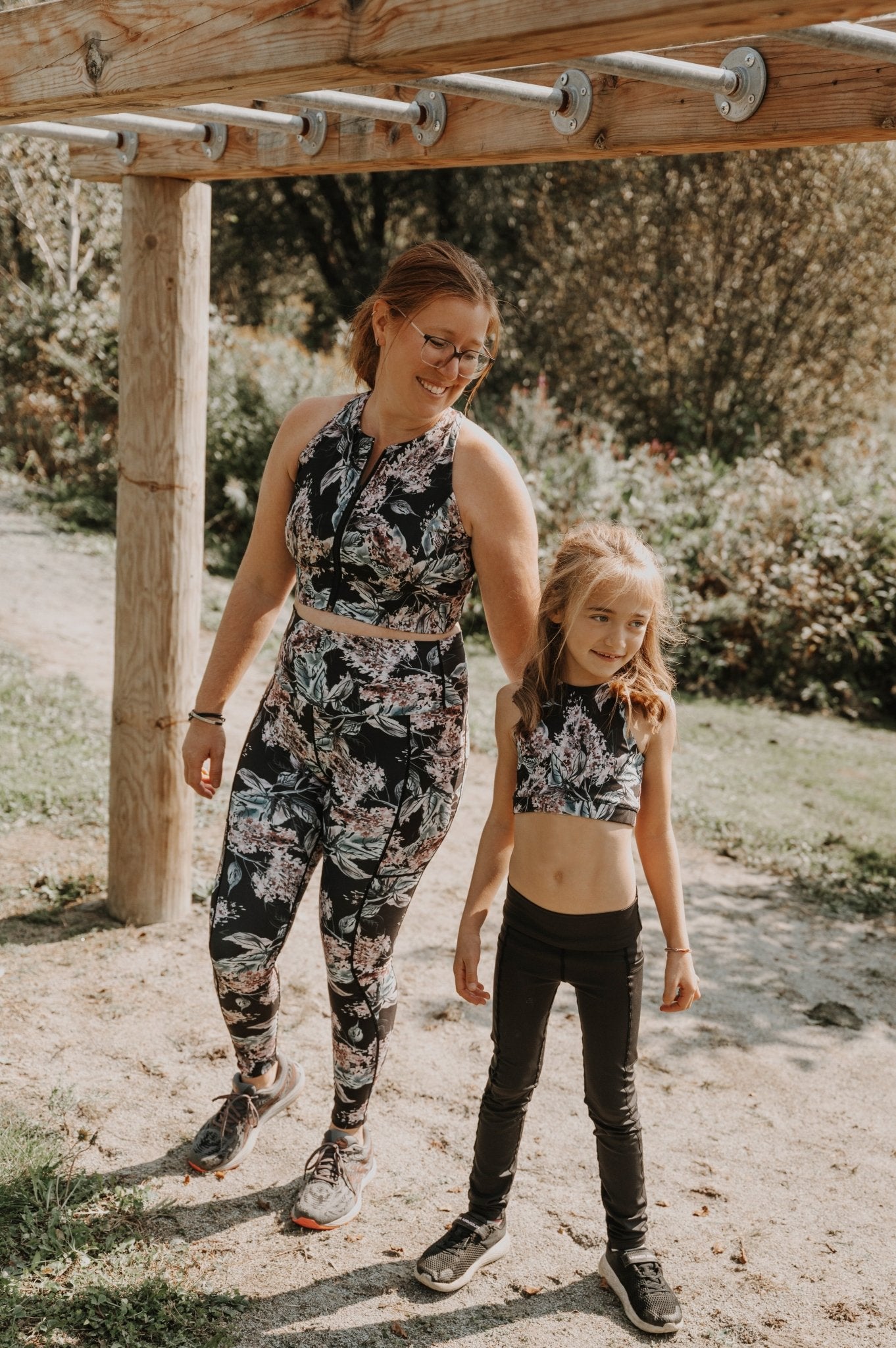 Top de sport pour enfant fleuri - MomMe et Cie Inc.