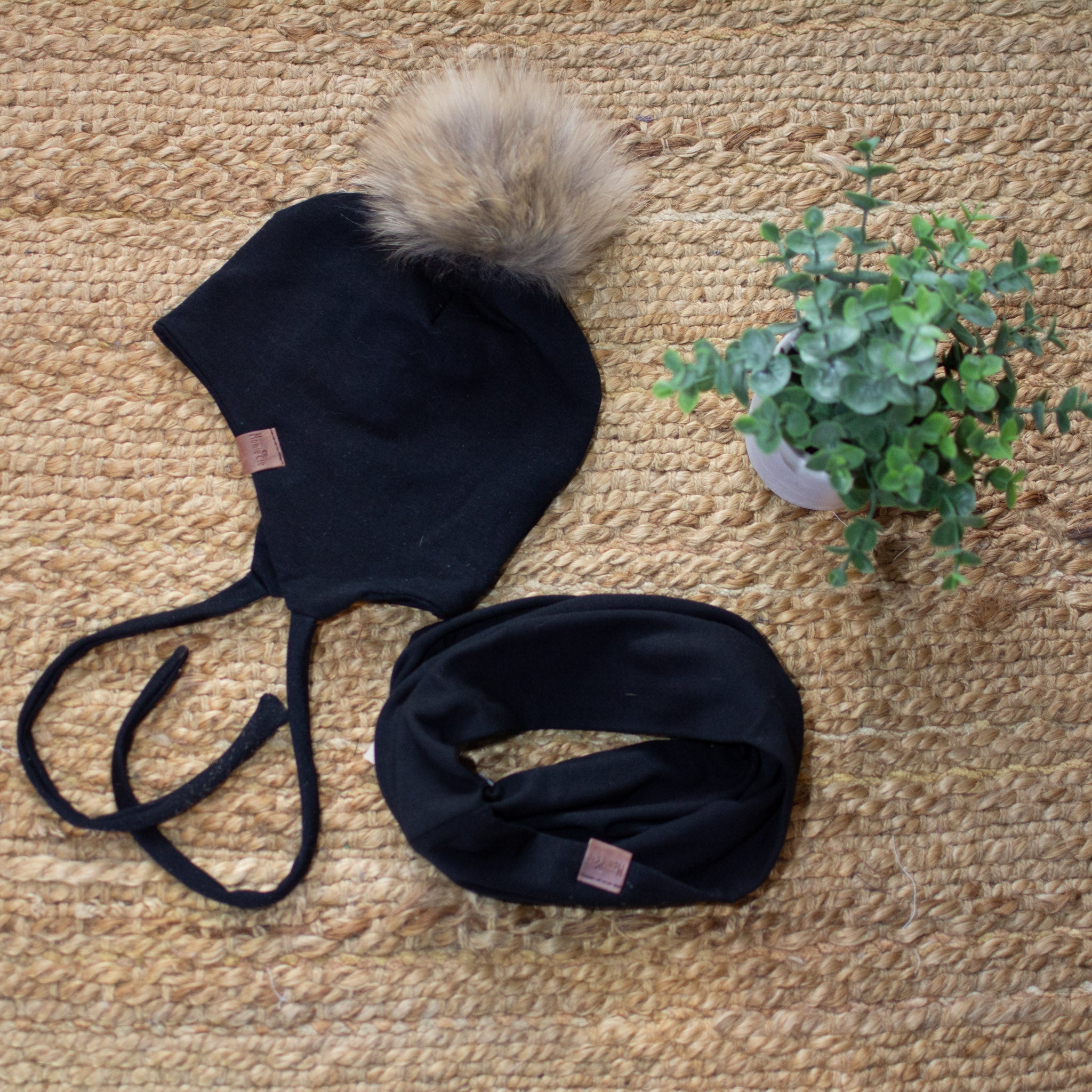 Tuque avec oreilles mi-saison noir - MomMe et Cie Inc.