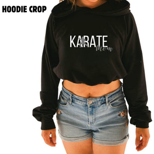 Hoodie crop manche longue en bambou noir avec élastique à la taille pour femme. Karate Mom