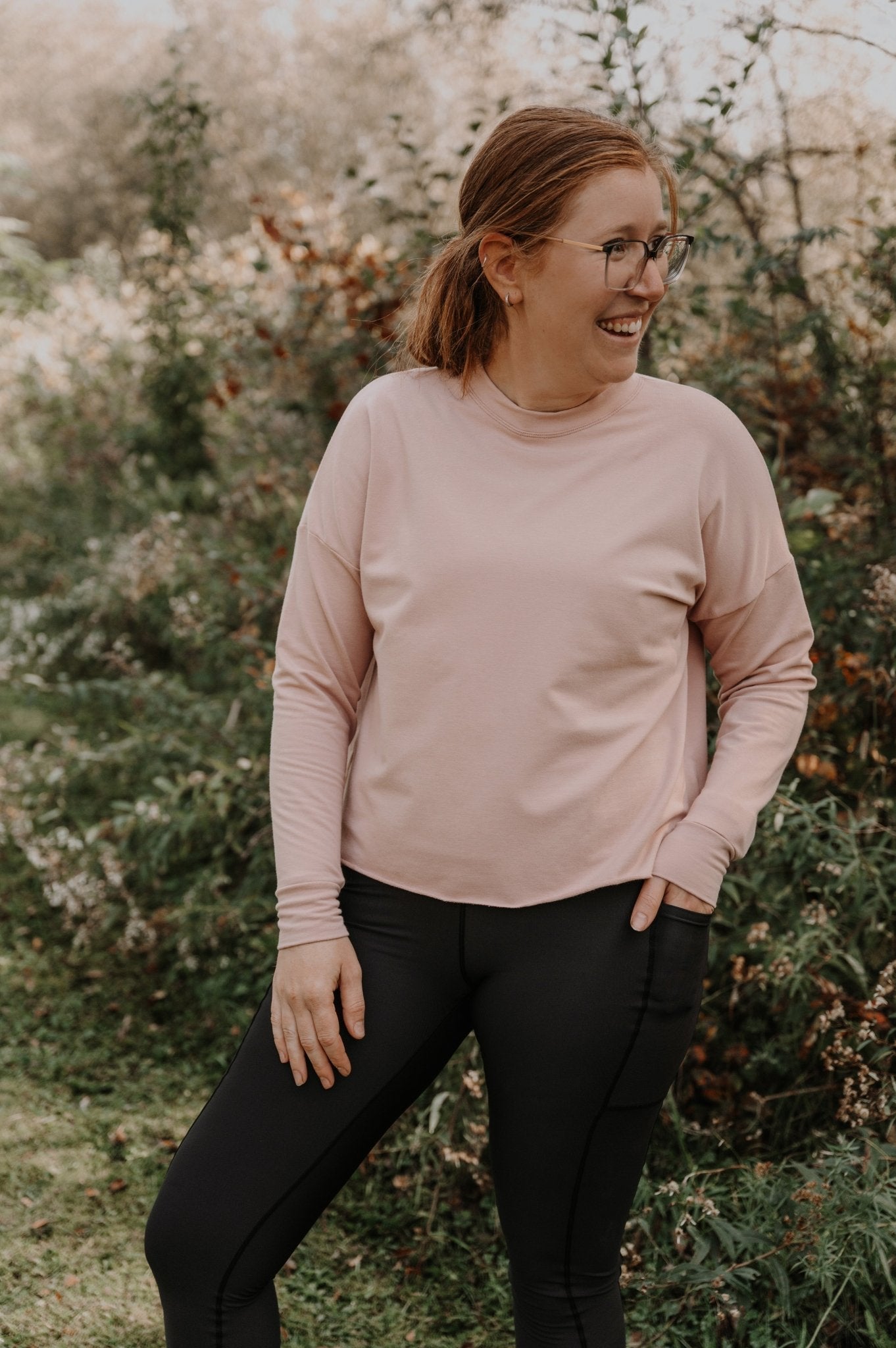 Legging de sport pour femme à taille haute avec poches noir - MomMe et Cie Inc.