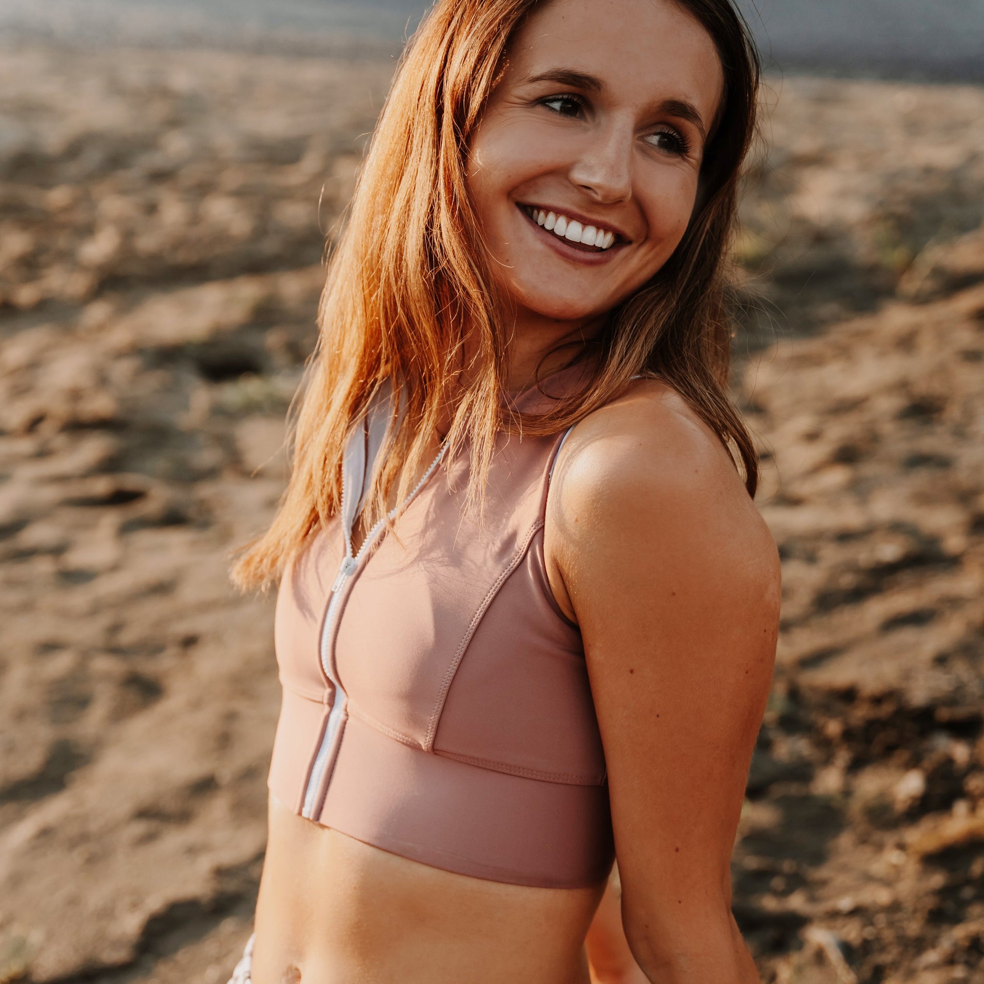 Top de sport pour femme doublé à col haut avec zip rose – MomMe et