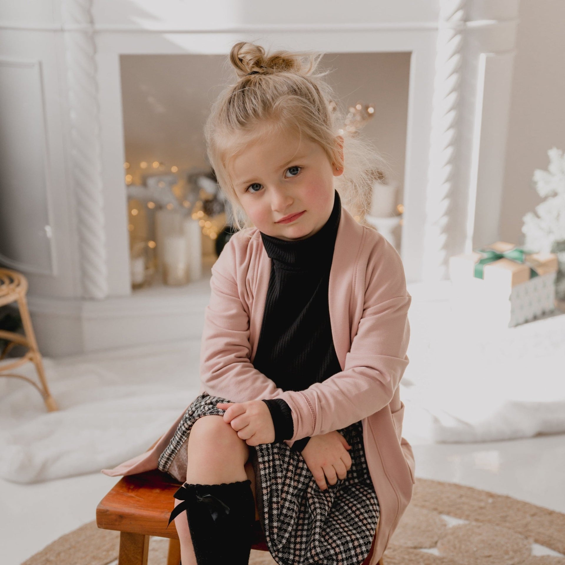 HodJIU Pull Bébé Fille En Tricot Brodé Abeille Pull Hiver Chaud Chandail à Manches Longues Sweater Tops Haut Chic Casual (Beige Floral, 0-3 Months