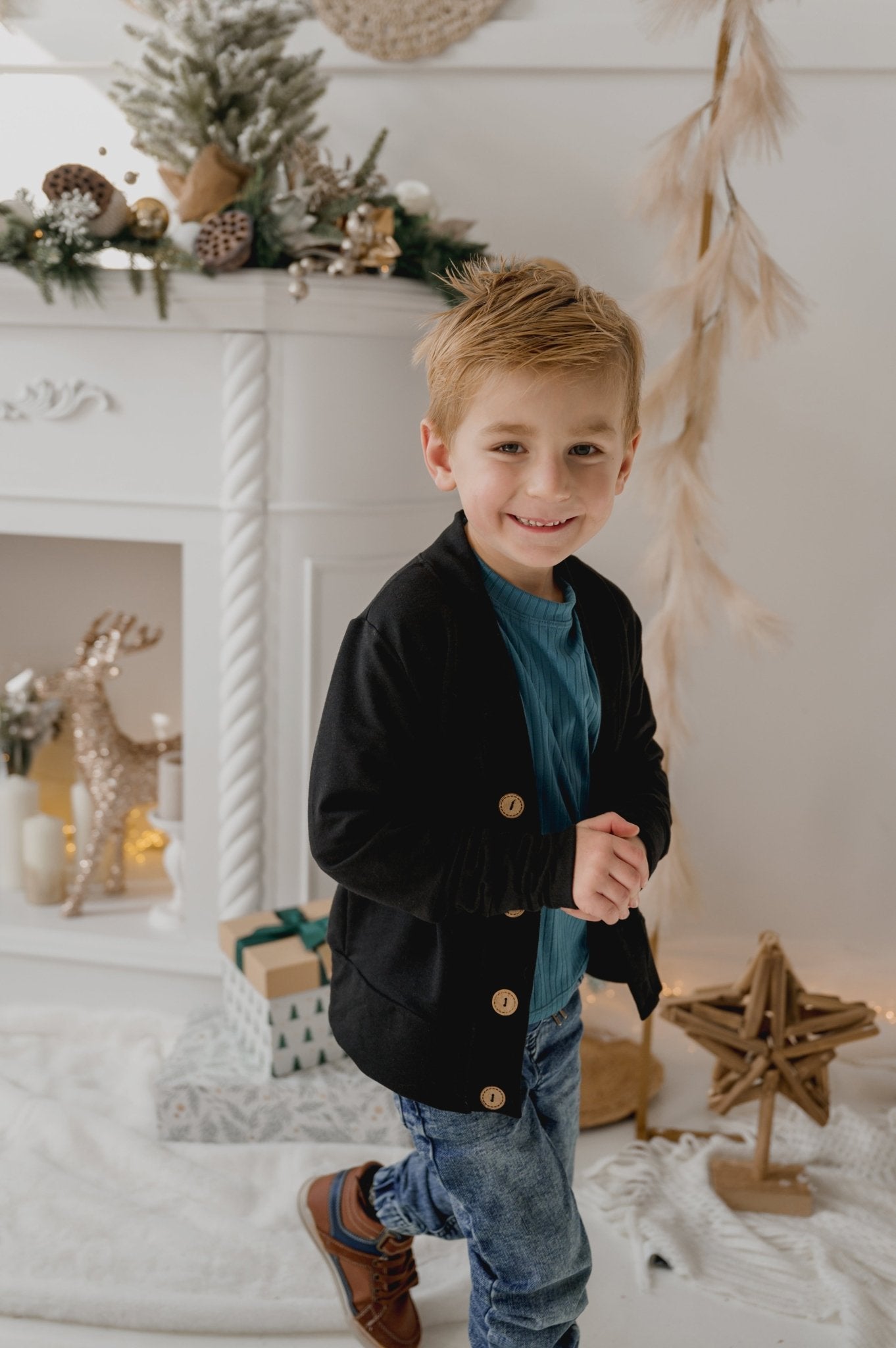 Cardigan avec boutons noir pour garçon, grandeurs 6 mois à 6 ans - MomMe et Cie Inc.