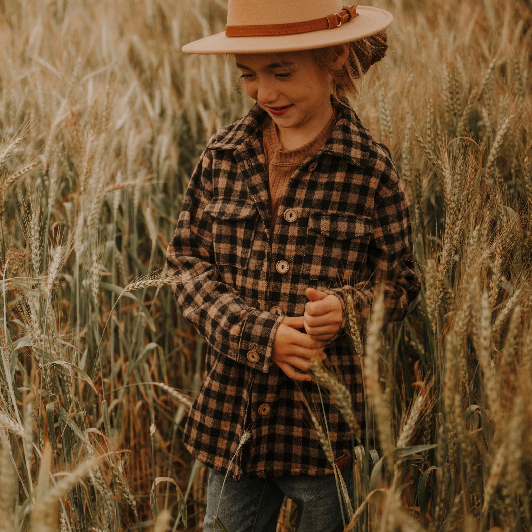 Chemise à carreaux camel pour enfants avec boutons et poches, 2 à 12 ans. - MomMe et Cie Inc.