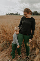 Pantalon style jogger pour femme en bambou vert forêt, idéal pour la maternité - MomMe et Cie Inc.