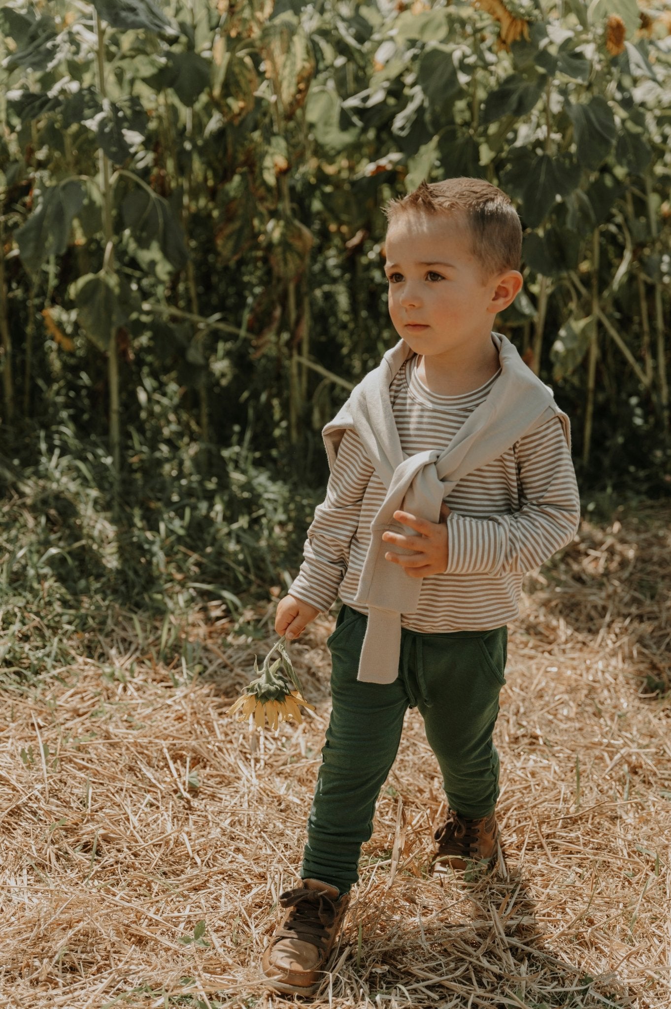 Pantalon évolutif vert forêt style jogger en bambou pour enfant, grandeurs 0 à 6 ans - MomMe et Cie Inc.