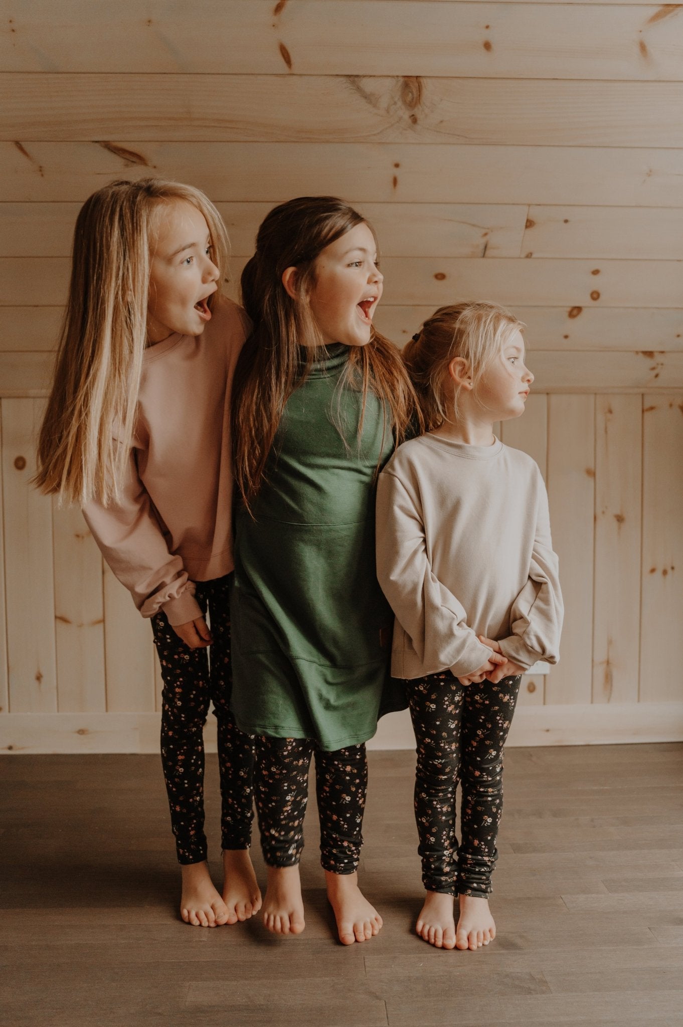 Legging évolutif junior noir à petites fleurs, grandeurs 6 à 12 ans - MomMe et Cie Inc.