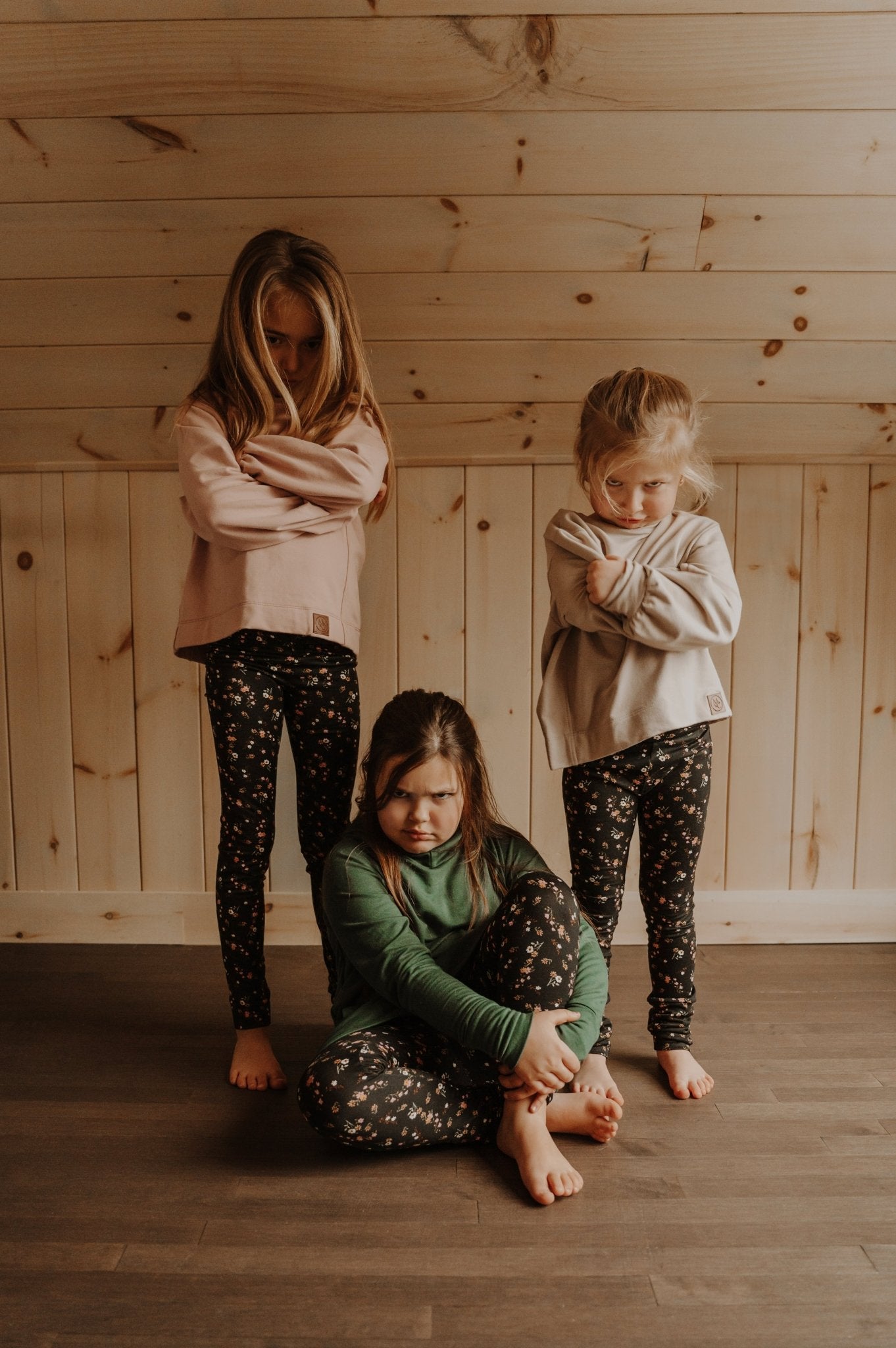 Legging évolutif junior noir à petites fleurs, grandeurs 6 à 12 ans - MomMe et Cie Inc.