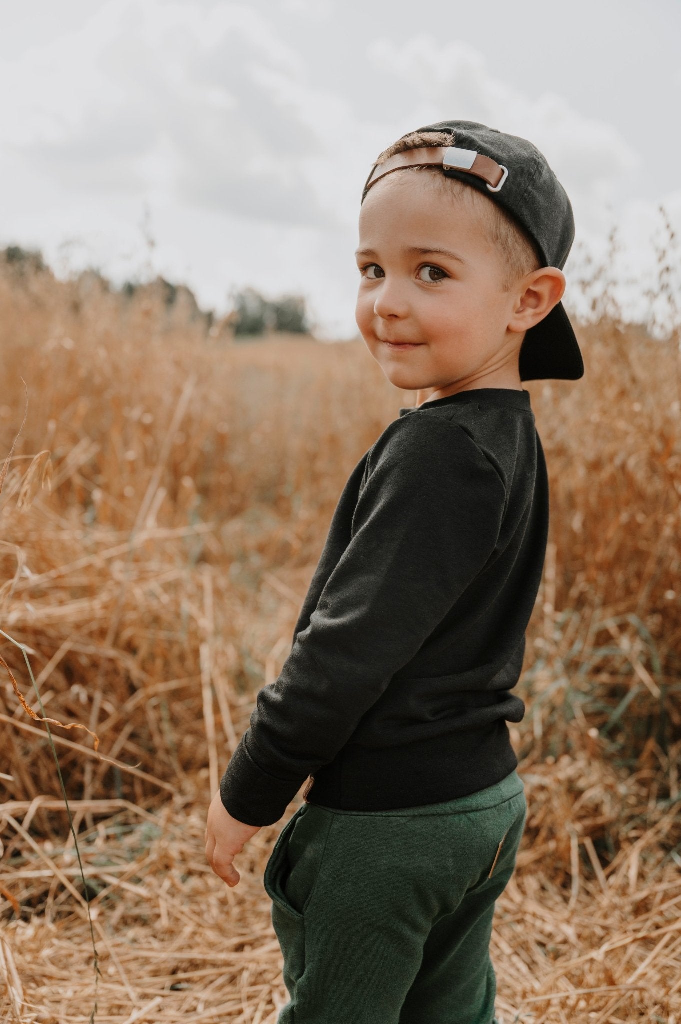 Pantalon évolutif vert forêt style jogger en bambou pour enfant, grandeurs 0 à 6 ans - MomMe et Cie Inc.