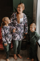 Pantalon détente style jogger vert uni avec bande à la taille et aux chevilles pour junior, grandeurs de 6 ans à 12 ans - MomMe et Cie Inc.