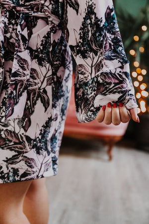 Robe de chambre à manche longue rose imprimé floral pour femme, idéale aussi pour la maternité - MomMe et Cie Inc.