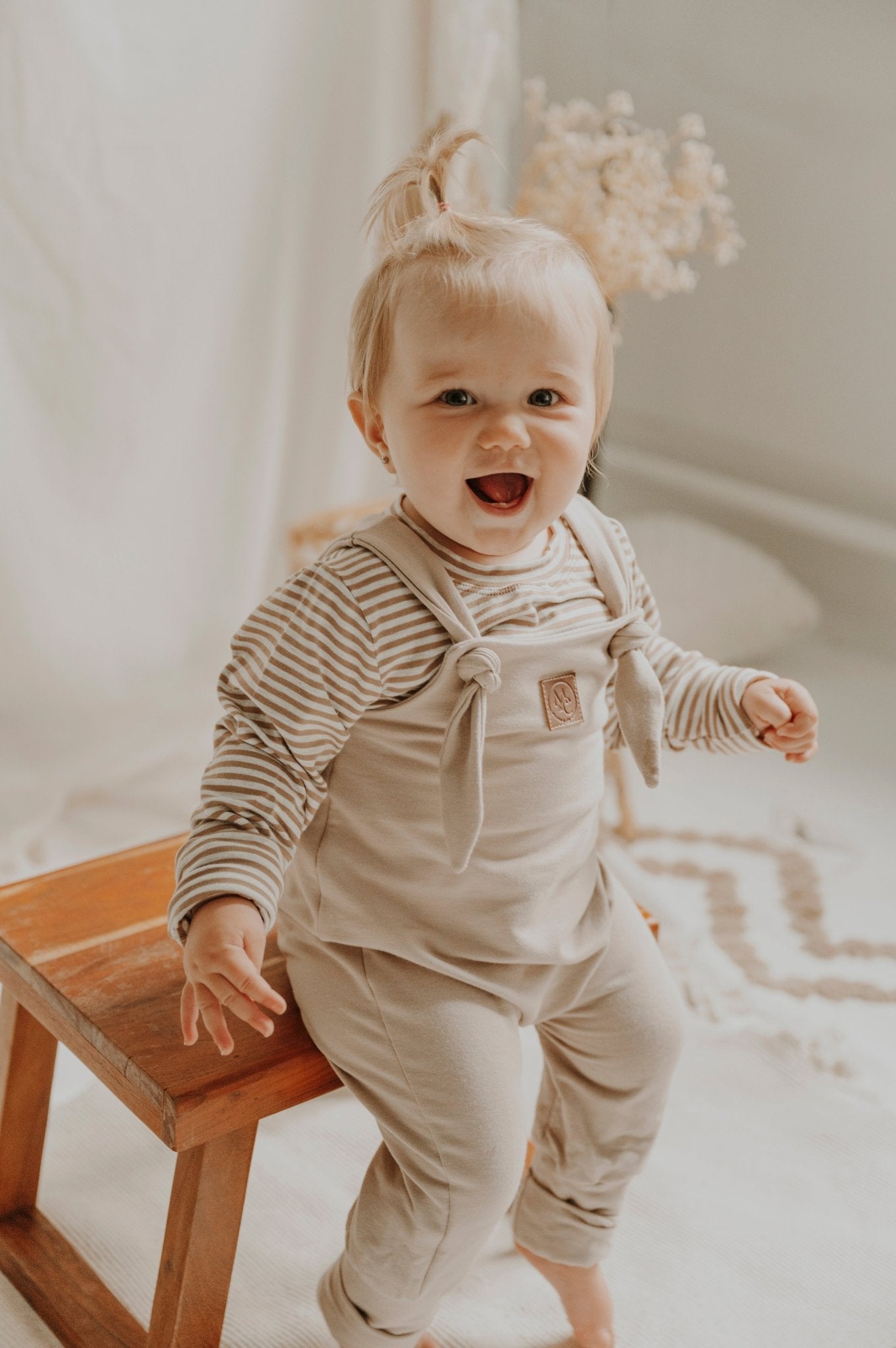 Chandail manche longue rayé sable en bambou avec bande à la taille pour enfant, grandeur 0 à 6 ans - MomMe et Cie Inc.