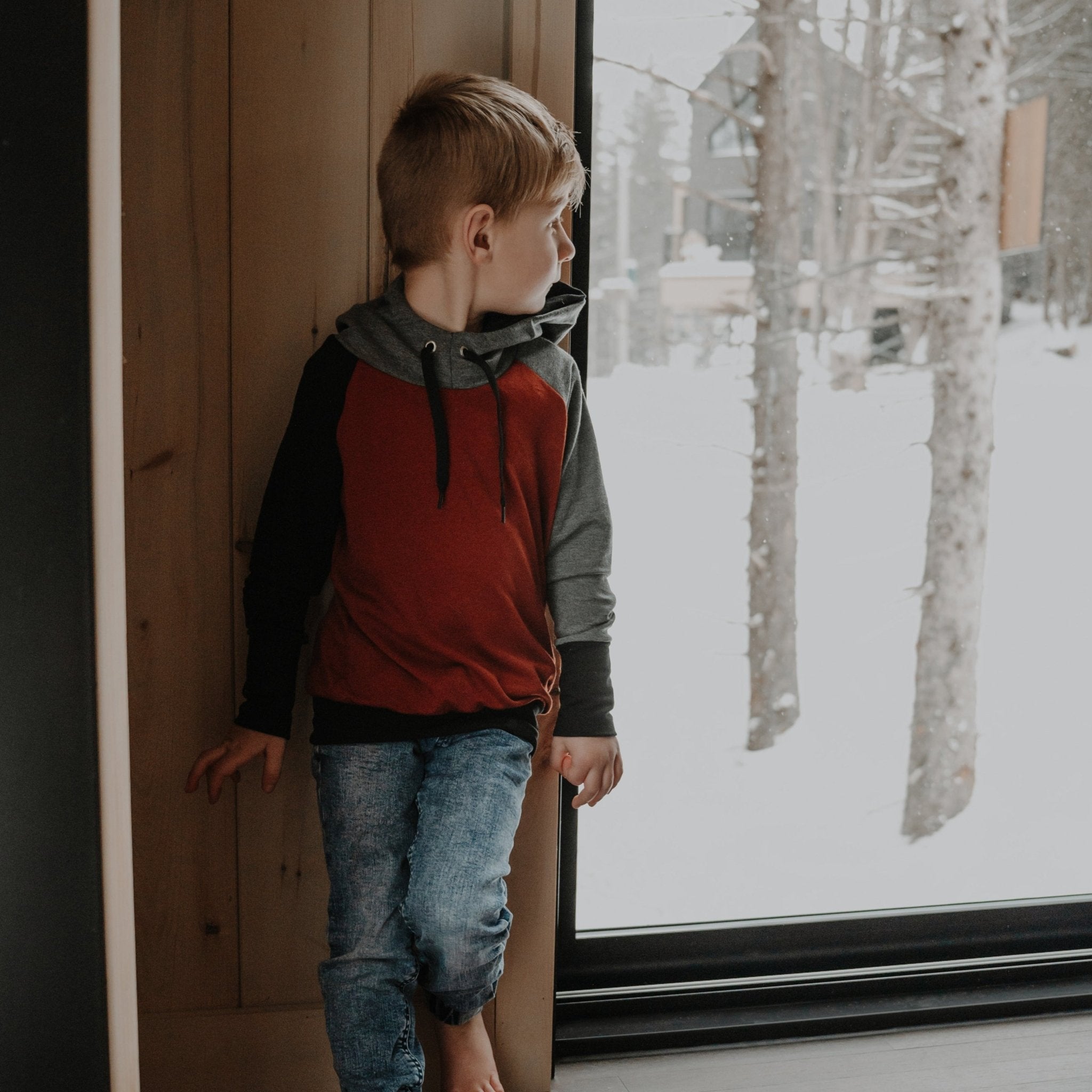 Hoodie évolutif à capuchon Maddy en bambou avec poche kangourou enfant, grandeurs 0 à 6 ans. - MomMe et Cie Inc.