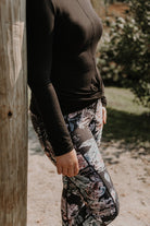 Legging de sport pour femme à taille haute avec poches fleuri - MomMe et Cie Inc.