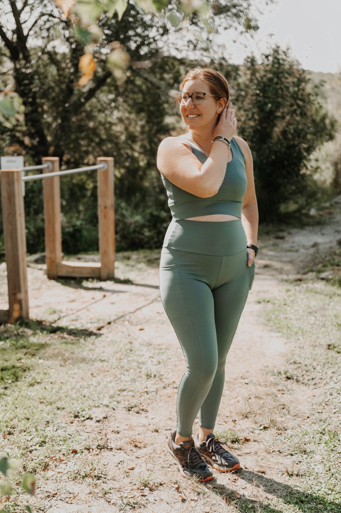 Legging de sport pour femme à taille haute avec poches vert - MomMe et Cie Inc.