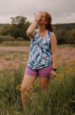 Short de couleur lilas uni en bambou pour femme avec poches et bande à la taille. Idéale pour la maternité. (fin saison)